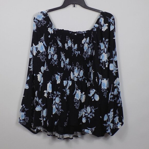 Torrid Smocked Blouse Plus Size 6X Long Sleeves Floral Print Blue Black New - Picture 2 of 9